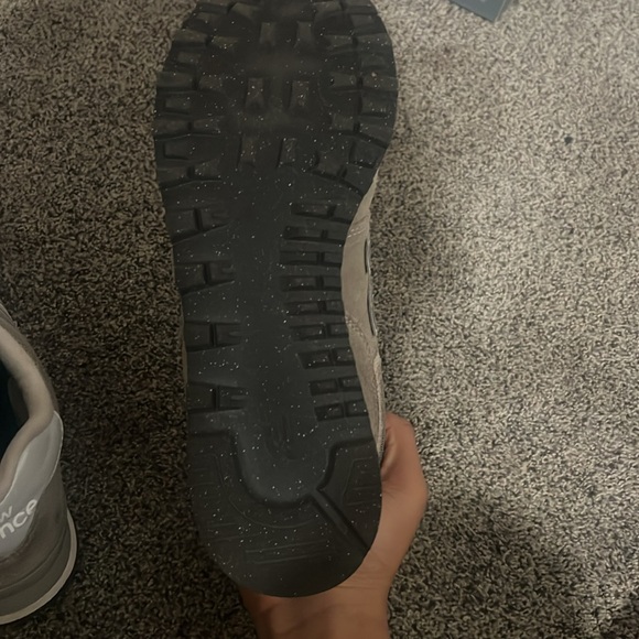 New Balances Men’s size 8 - Picture 4 of 5